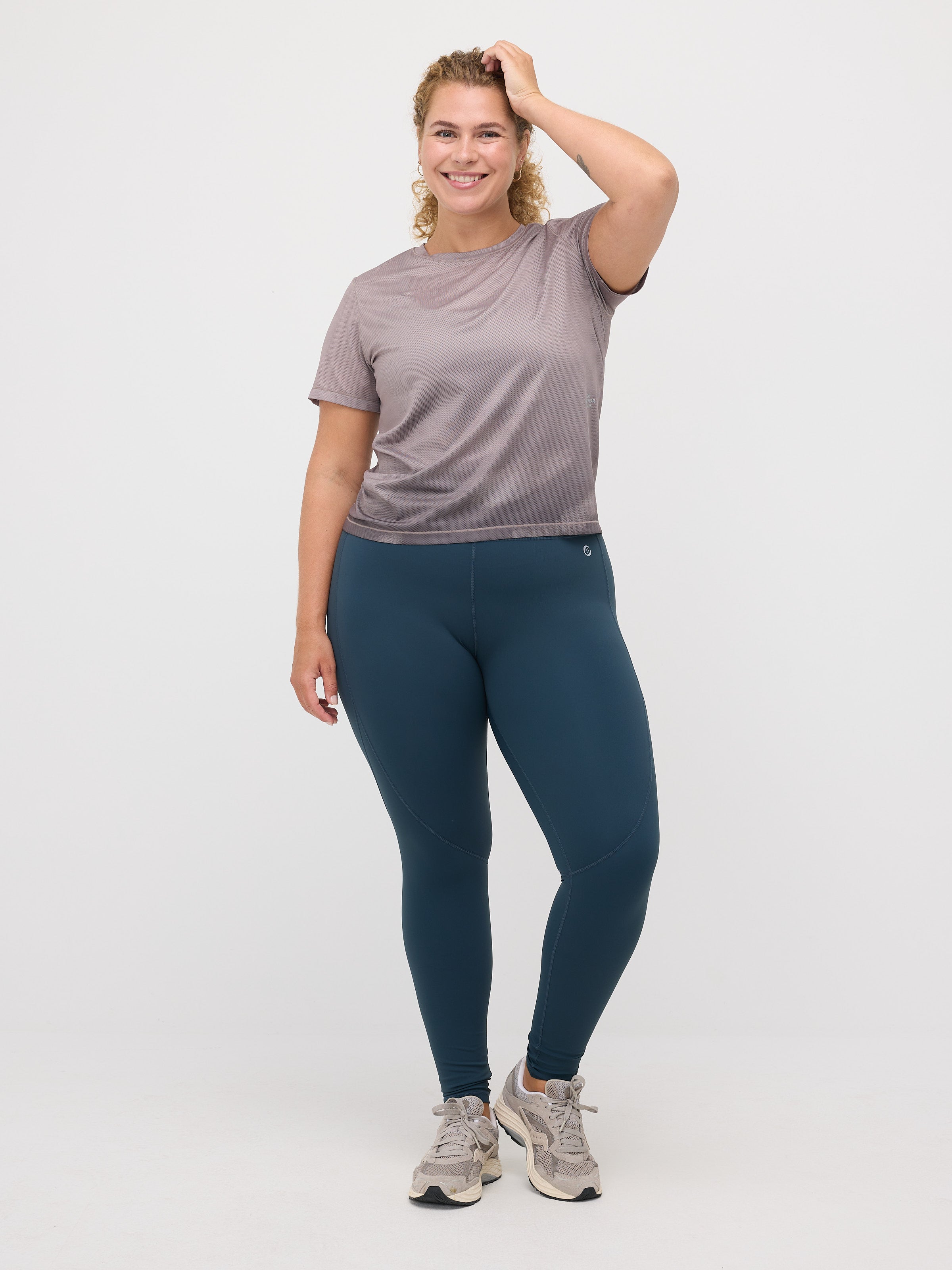 Freja Tee