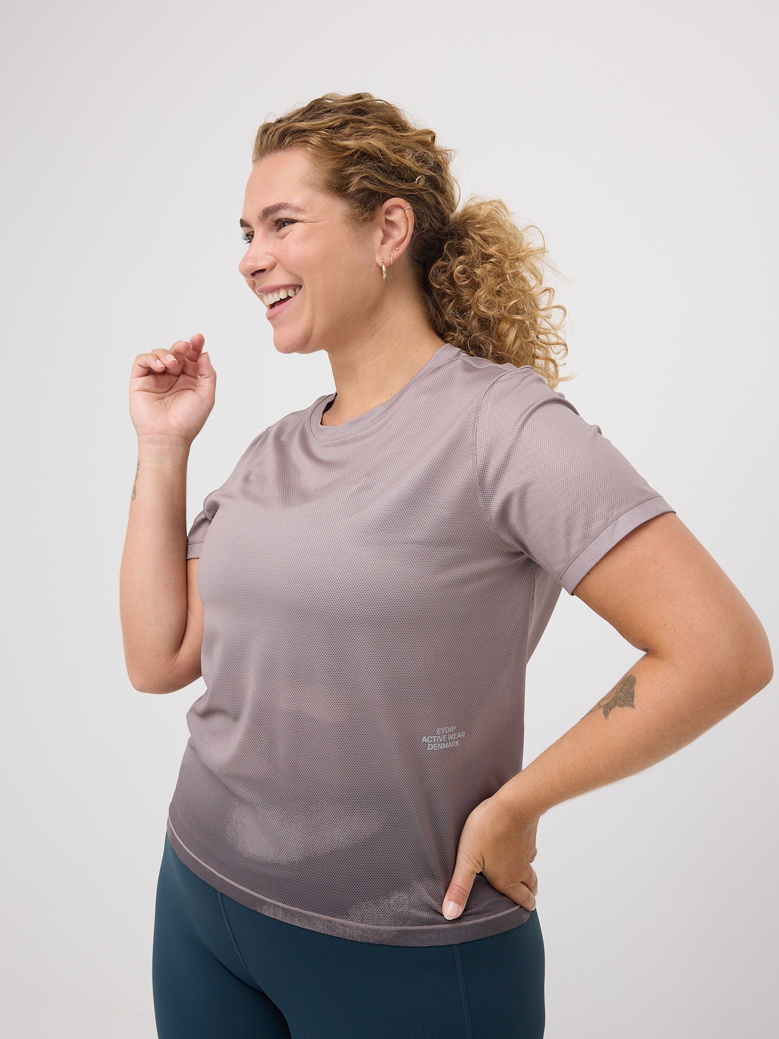 Freja Tee