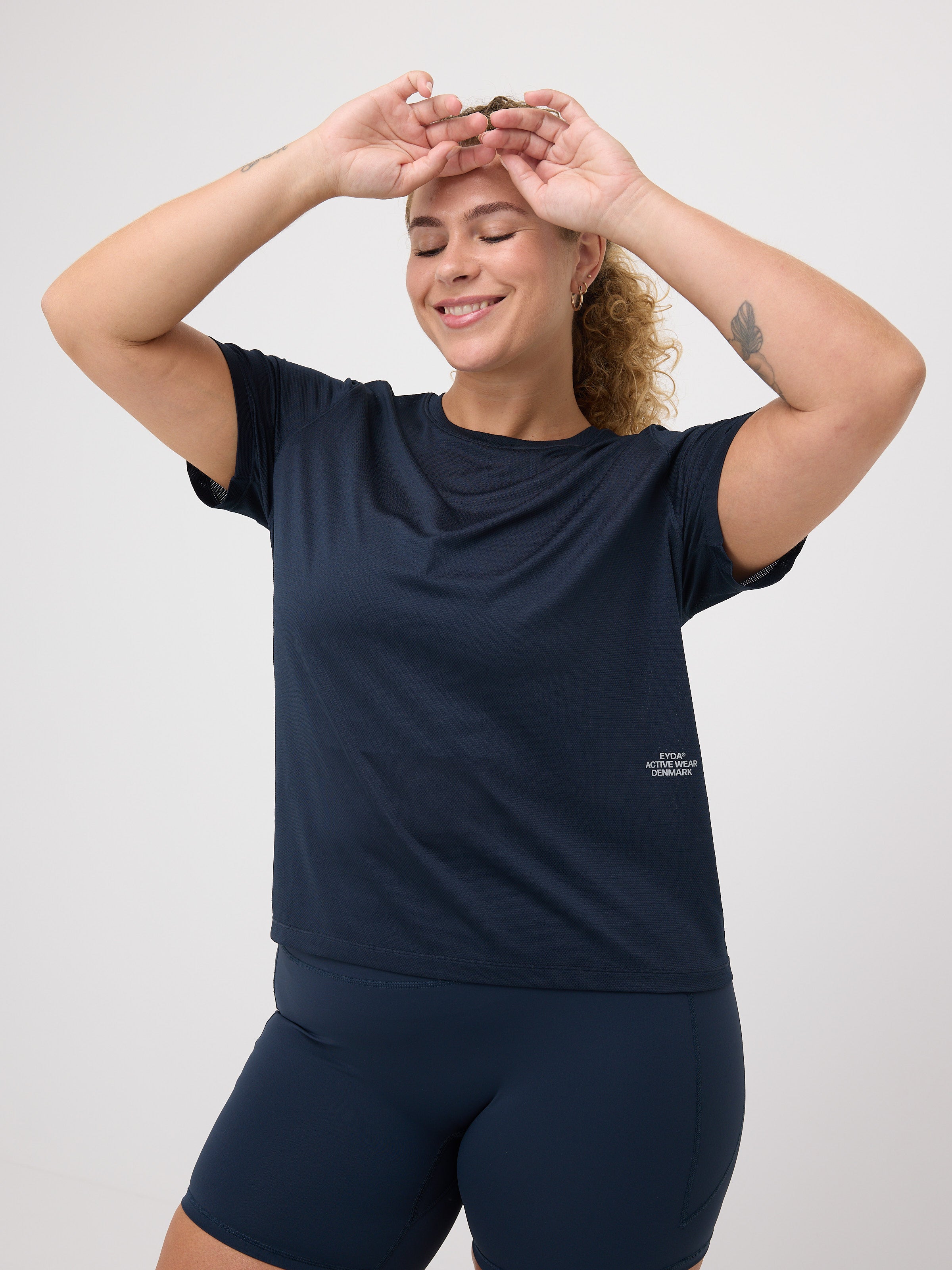 Freja Tee